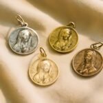 découvrez comment choisir la médaille de sainte justine idéale à offrir, entre différentes tailles, styles et significations pour un cadeau symbolique et précieux.