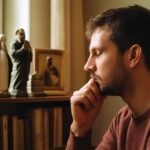 découvrez comment choisir un saint patron lorsque votre prénom ne correspond à aucun saint évident, avec des conseils pour trouver une protection spirituelle adaptée.